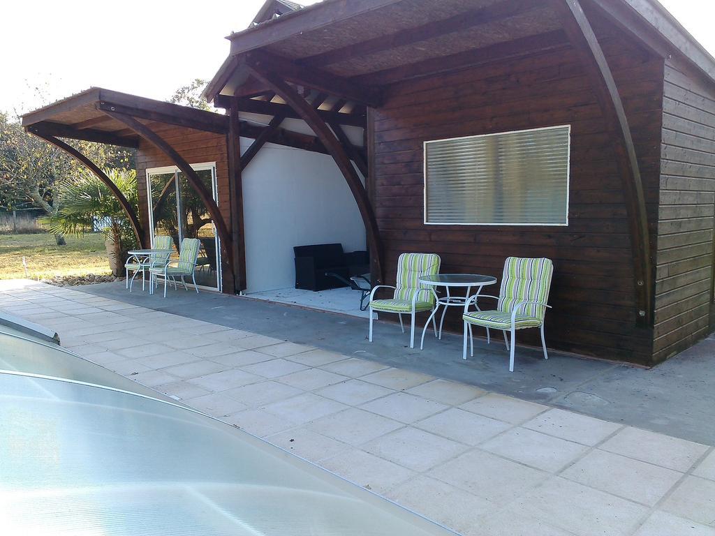 Les Gites De Castera Aire-sur-l'Adour Exterior photo