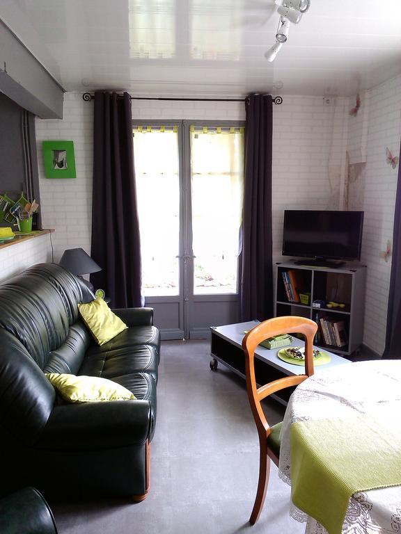 Les Gites De Castera Aire-sur-l'Adour Exterior photo