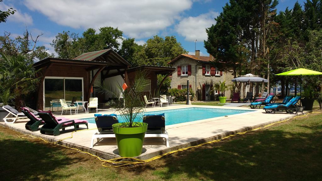 Les Gites De Castera Aire-sur-l'Adour Exterior photo