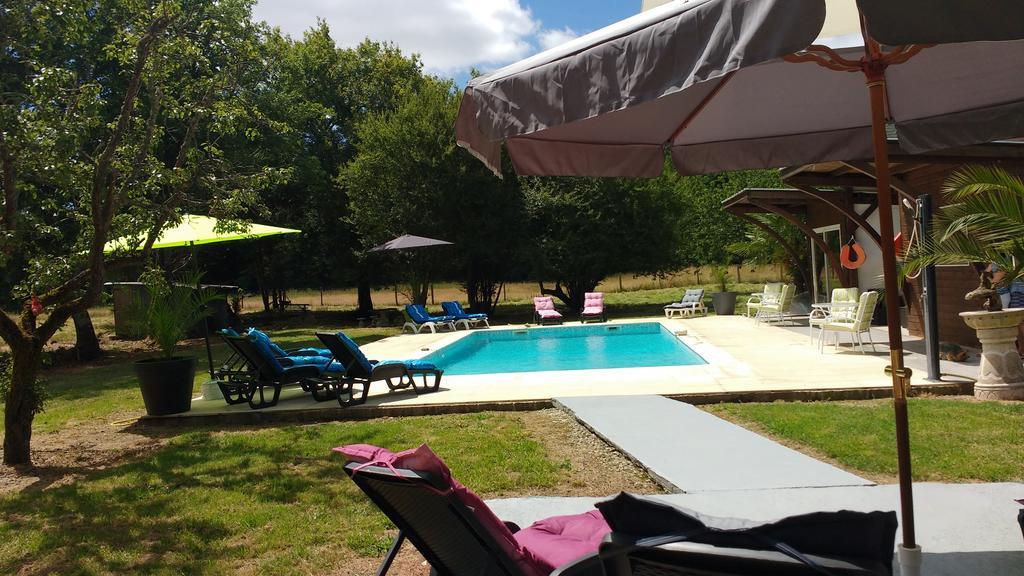 Les Gites De Castera Aire-sur-l'Adour Exterior photo